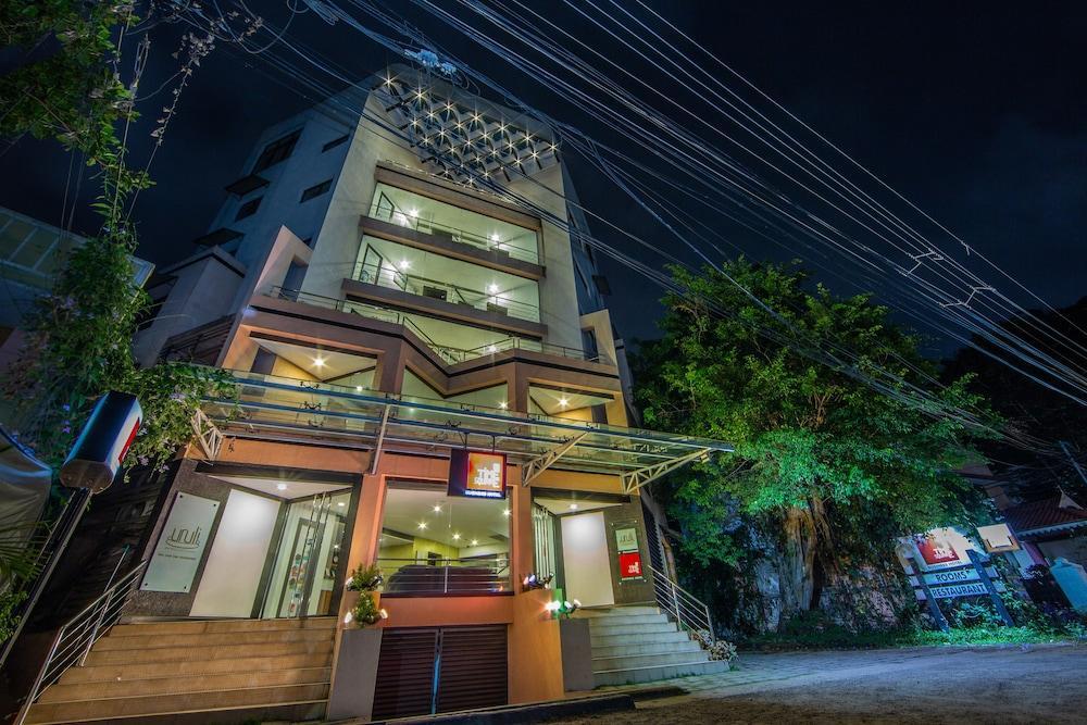 Treebo Trend Time Square Marine Drive 3* Kochi