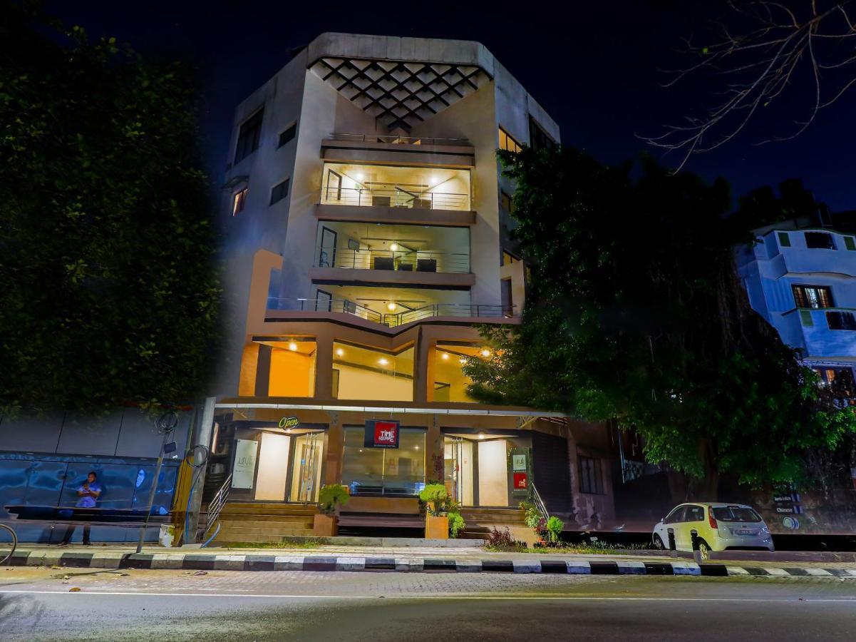 Hotel Treebo Trend Time Square Marine Drive 3*