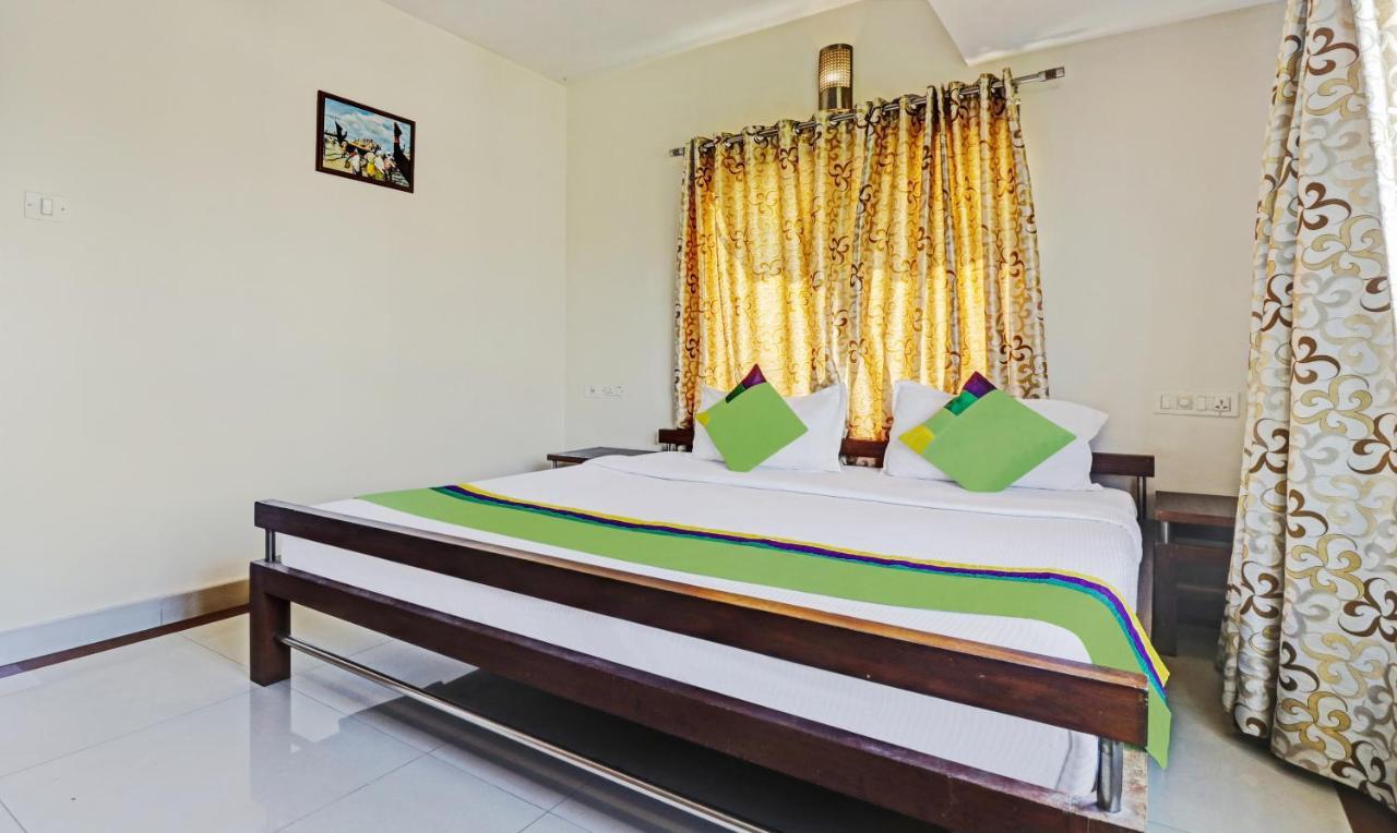Treebo Trend Time Square Marine Drive Hotel 3*
