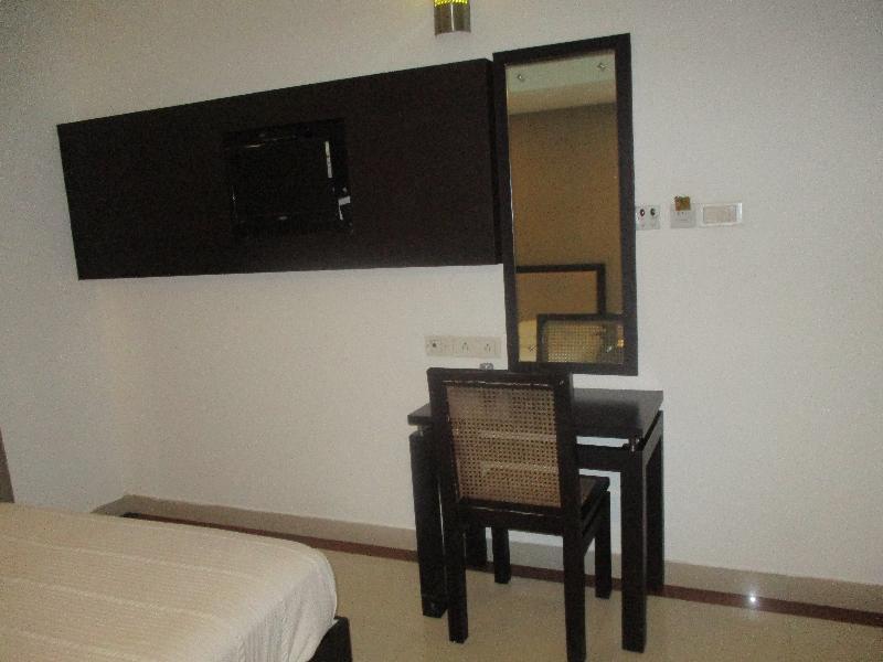Hotel Treebo Trend Time Square Marine Drive