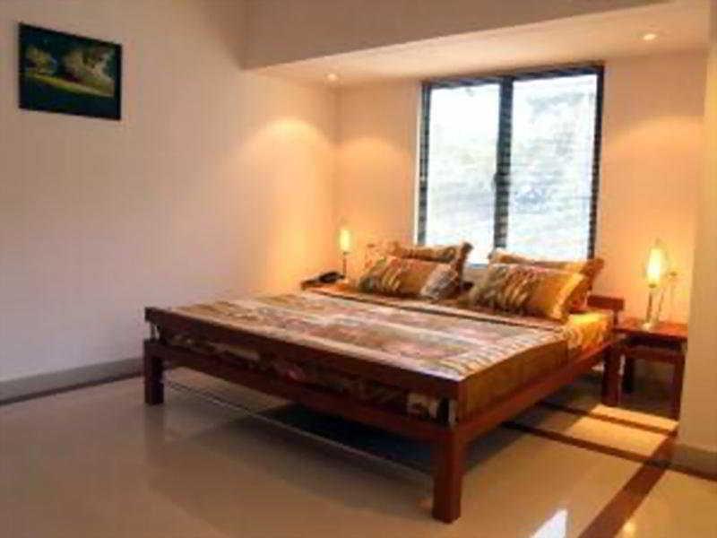 Treebo Trend Time Square Marine Drive Hotel 3*