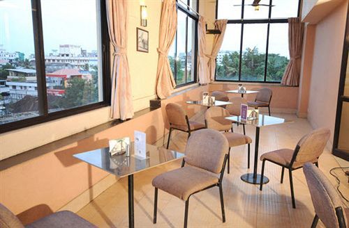 Hotel Treebo Trend Time Square Marine Drive Kochi